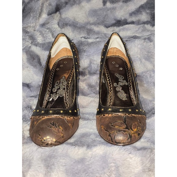 Naughty Monkey Ball Chain Heels Brown Leather Studded Accent Women Size 10 - Picture 2 of 8